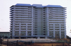 02.12 １番館 北側外観.jpg