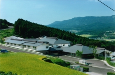 02.04 外観全景(北東面).jpg