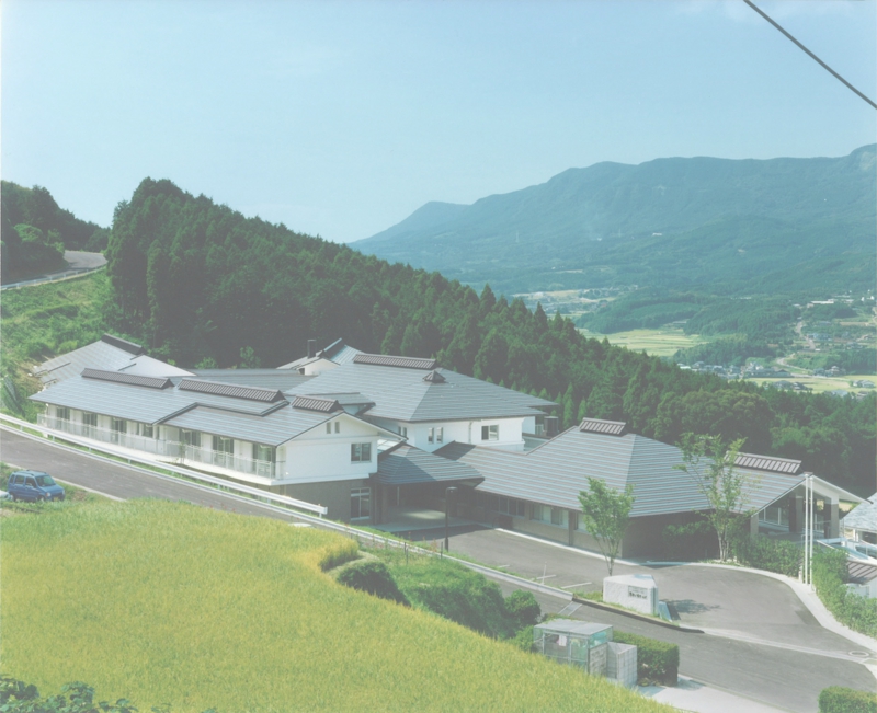 02.04 外観全景(北東面).jpg