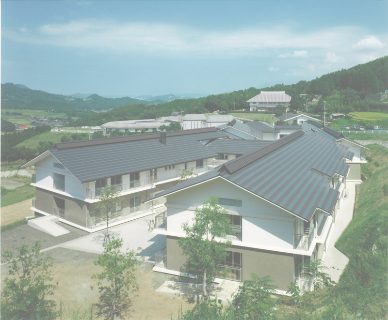 03.06 外観全景(南東面).jpg