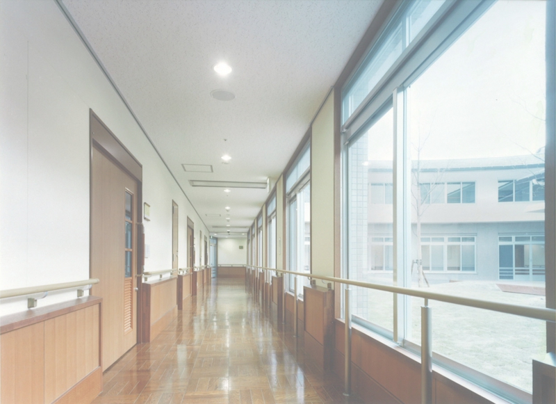 10.30 １階廊下.jpg
