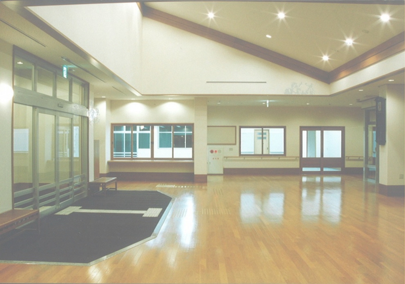 03.04 ｴﾝﾄﾗﾝｽﾎｰﾙ.jpg