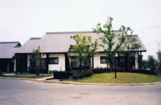 07.04 北入り外観2.jpg