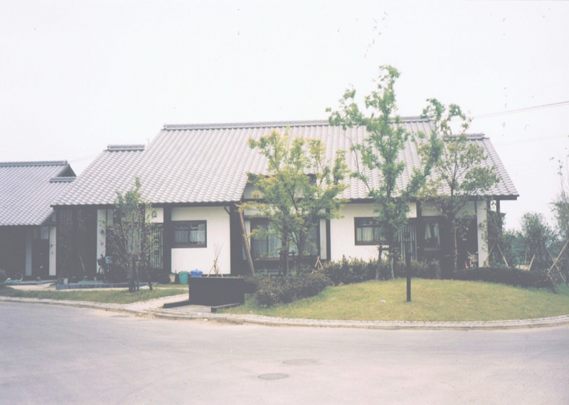 07.04 北入り外観2.jpg